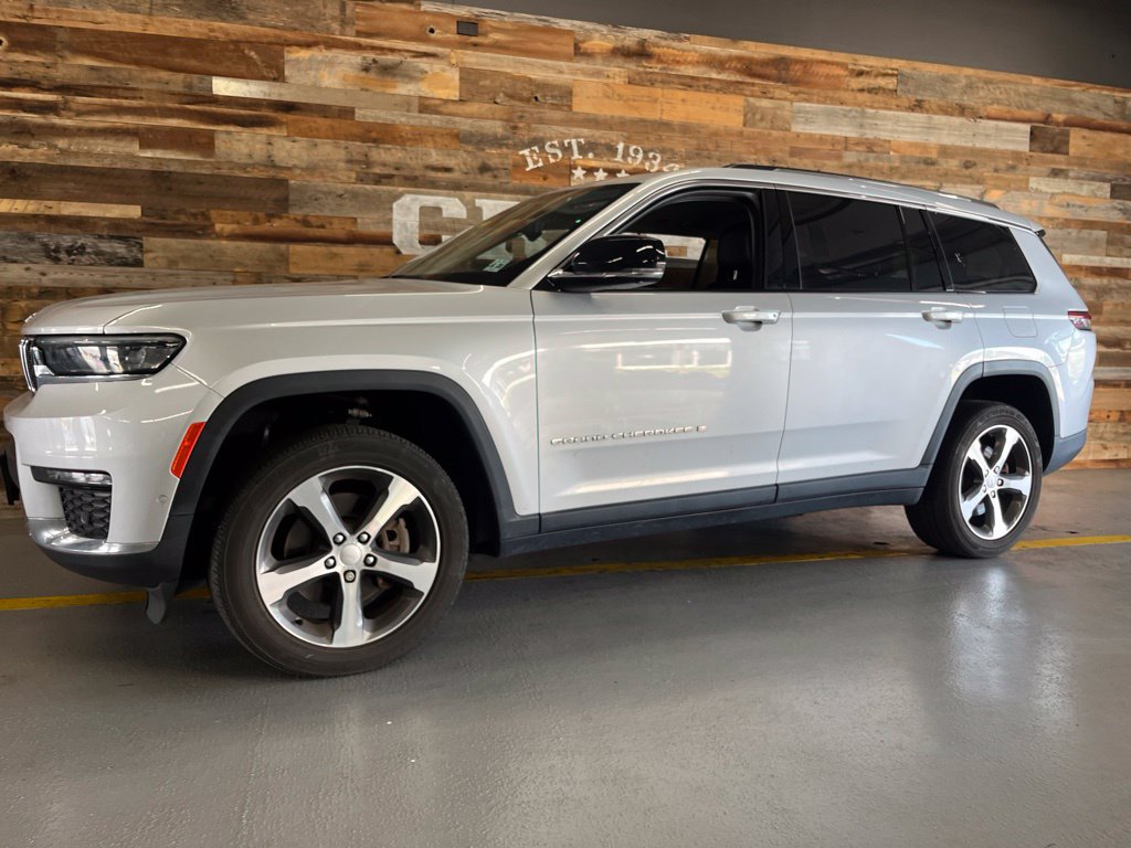 Used 2023 Jeep Grand Cherokee L Limited w/ Luxury Tech Group II AWD/4WD image 9