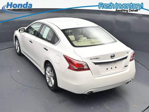 Used 2013 Nissan Altima 2.5 SL FWD image 21