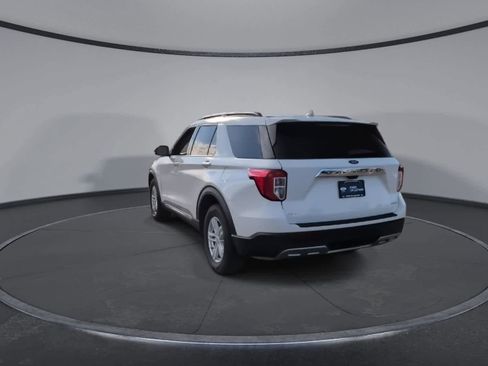 Certified 2023 Ford Explorer XLT w/ Equipment Group 202A image 7