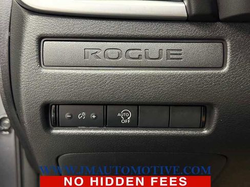 Used 2023 Nissan Rogue S image 33