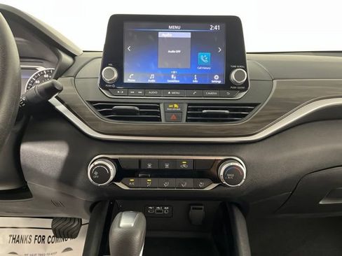 Used 2024 Nissan Altima 2.5 SV FWD image 26