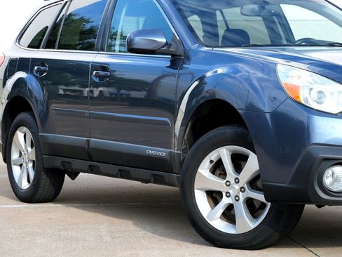 Used 2014 Subaru Outback 2.5i Limited w/ Moonroof Package AWD/4WD image 18