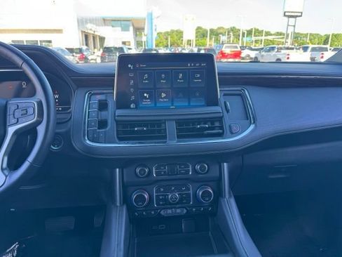 Used 2024 Chevrolet Tahoe Premier AWD/4WD image 2