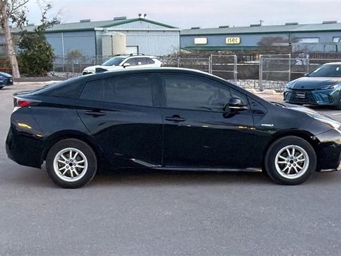 Used 2018 Toyota Prius Two image 7