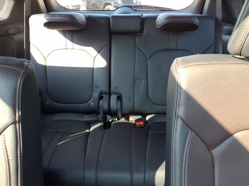 Used 2025 Honda Pilot Black Edition image 21