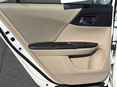 Used 2017 Honda Accord LX image 19