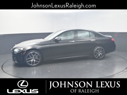 Used 2022 Mercedes-Benz E 350 4MATIC Sedan image 2