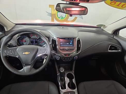 Used 2018 Chevrolet Cruze LT FWD image 13
