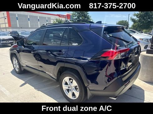 Used 2020 Toyota RAV4 XLE w/ Convenience Package AWD/4WD image 4