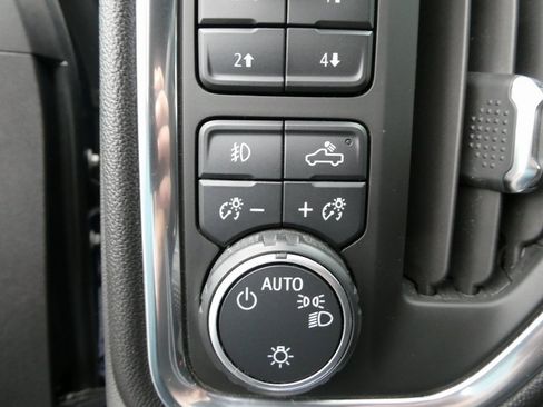 Used 2020 Chevrolet Silverado 1500 RST image 25