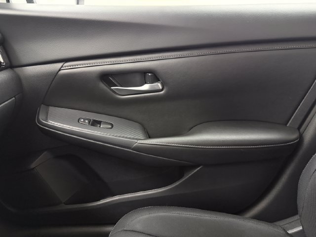 Used 2024 Nissan Sentra SV FWD image 24