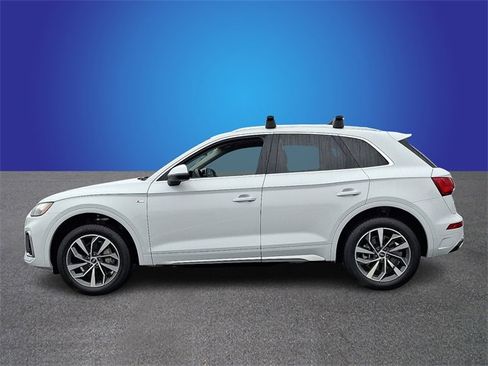 Used 2023 Audi Q5 2.0T Premium w/ Convenience Package image 7