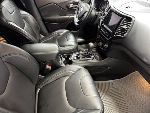 Used 2021 Jeep Cherokee Limited image 4