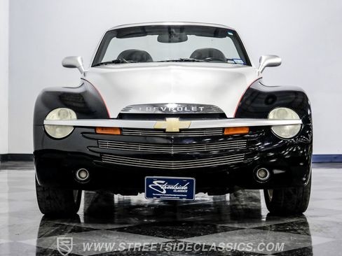 Used 2005 Chevrolet SSR w/ Preferred Equipment Group image 30