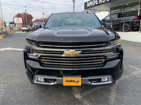 Used 2020 Chevrolet Silverado 1500 High Country w/ Technology Package image 2