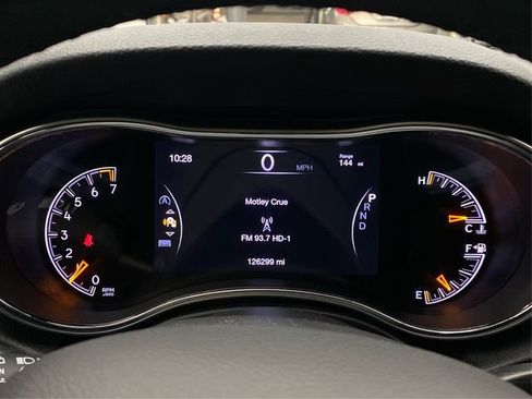 Used 2019 Jeep Grand Cherokee Laredo w/ 18" Wheel & 8.4" Radio Group AWD/4WD image 20