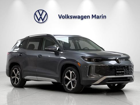 New 2026 Volkswagen Tiguan SE FWD image 7