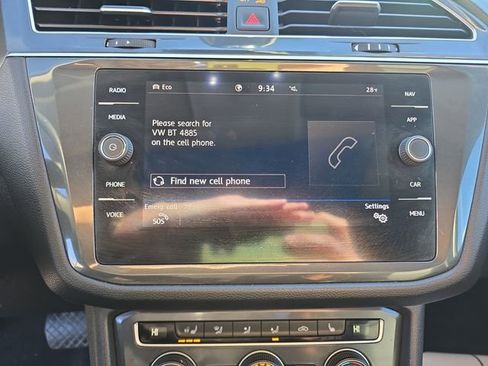 Used 2020 Volkswagen Tiguan SEL image 9