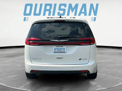 Used 2024 Chrysler Pacifica Limited FWD image 6