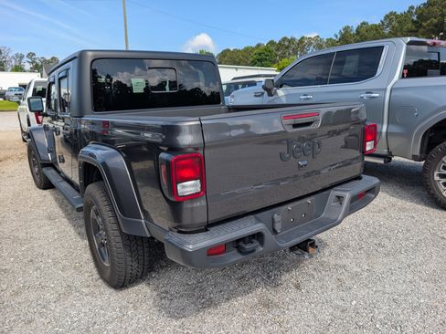 Used 2022 Jeep Gladiator Sport AWD/4WD image 4