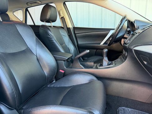 Used 2013 MAZDA MAZDA3 i Grand Touring w/ Tech Pkg image 25