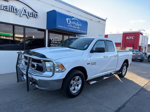 Used 2017 RAM 1500 Classic SLT image 2