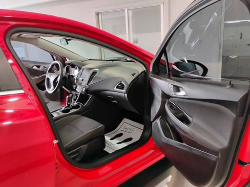 Used 2017 Chevrolet Cruze LT w/ Convenience Package FWD image 74