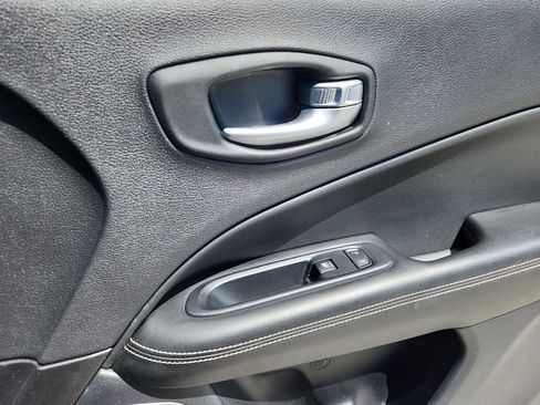 Used 2021 Jeep Compass 80th Special Edition AWD/4WD image 15