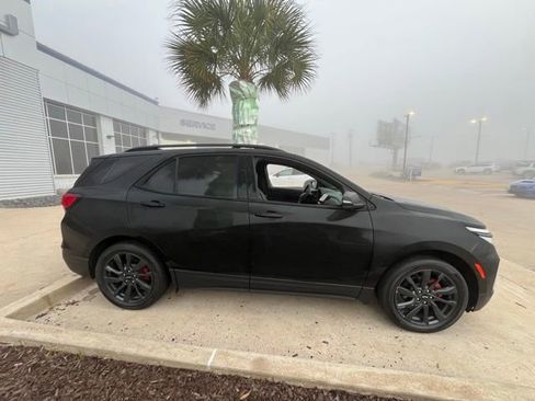 Used 2023 Chevrolet Equinox RS w/ RS Leather Package image 21