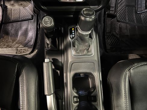 Used 2021 Jeep Wrangler Unlimited Sahara image 20