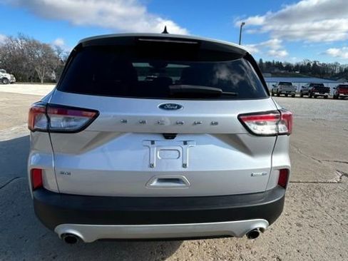 Used 2020 Ford Escape SE image 4