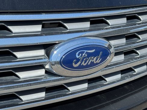 Used 2019 Ford Expedition Limited w/ Equipment Group 301A RWD image 16