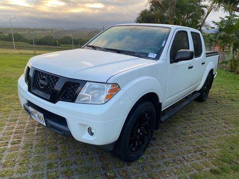 Used 2020 Nissan Frontier SV w/ Midnight Edition Floor Mats image 3