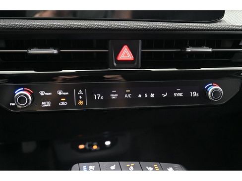 New 2025 Kia EV6 Wind image 32