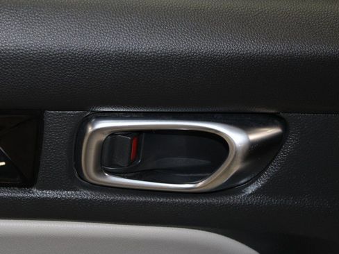 Used 2022 Honda Civic Touring image 8