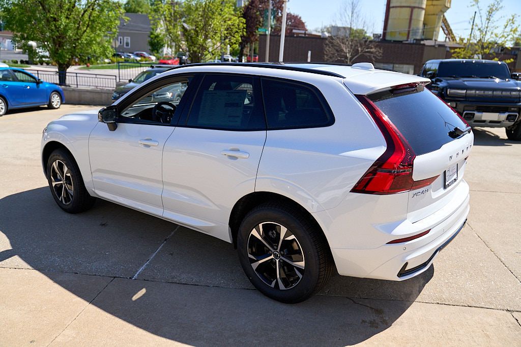 New 2026 Volvo XC60 B5 Core w/ Protection Package AWD/4WD image 7