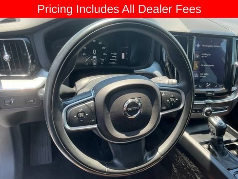 Used 2019 Volvo XC60 T5 Momentum w/ Premium Package FWD image 12