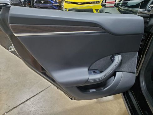 Used 2024 Tesla Model S image 28