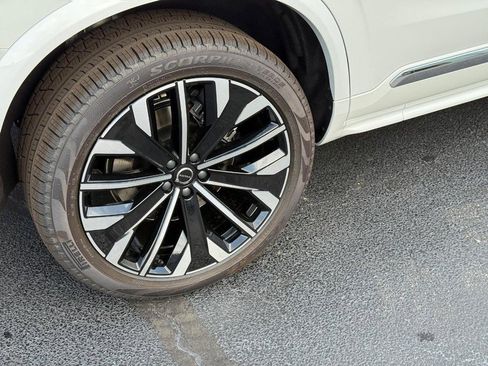 New 2026 Volvo XC90 B6 Plus w/ Protection Package Premier image 4