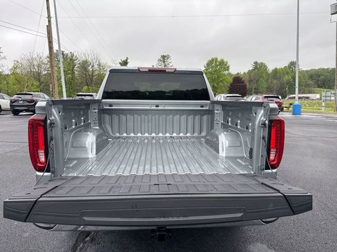 Used 2026 GMC Sierra 1500 SLT AWD/4WD image 32