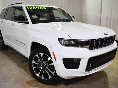 Used 2021 Jeep Grand Cherokee L Overland w/ Luxury Tech Group IV image 3