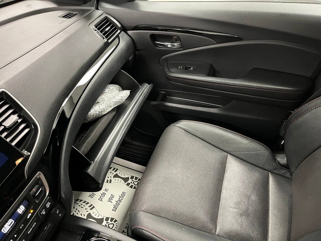 Used 2021 Honda Pilot Black Edition image 40