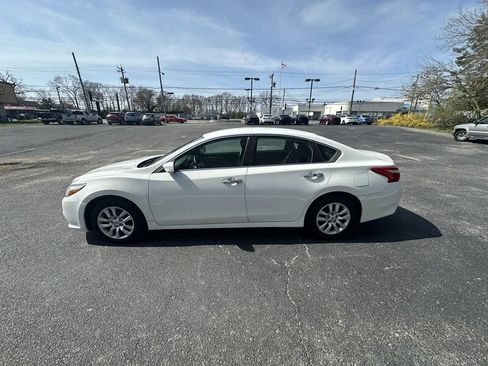 Used 2016 Nissan Altima 2.5 S w/ Power Driver Seat Package image 4