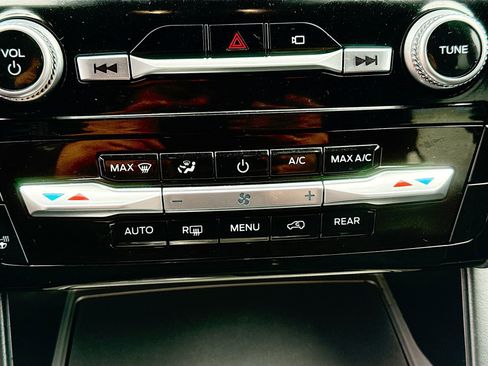 Used 2023 Ford Explorer ST-Line w/ Class IV Trailer Tow Package image 18