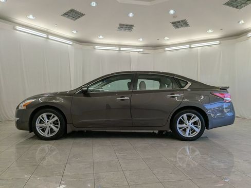 Used 2015 Nissan Altima 2.5 SL w/ Technology Package FWD image 5