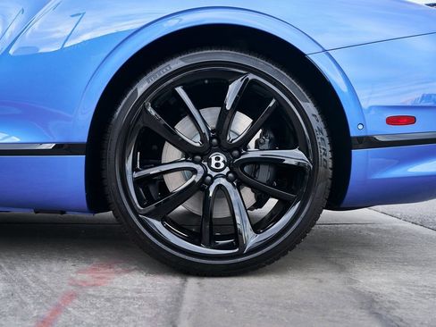 Used 2023 Bentley Continental GT Azure image 19