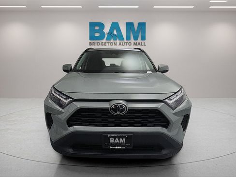 Used 2022 Toyota RAV4 XLE image 2