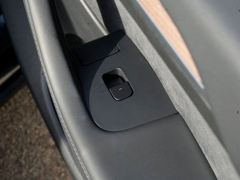 Used 2025 Tesla Model Y Long Range image 28