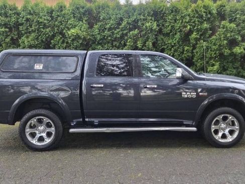 Used 2015 RAM 1500 Laramie w/ Convenience Group AWD/4WD image 9
