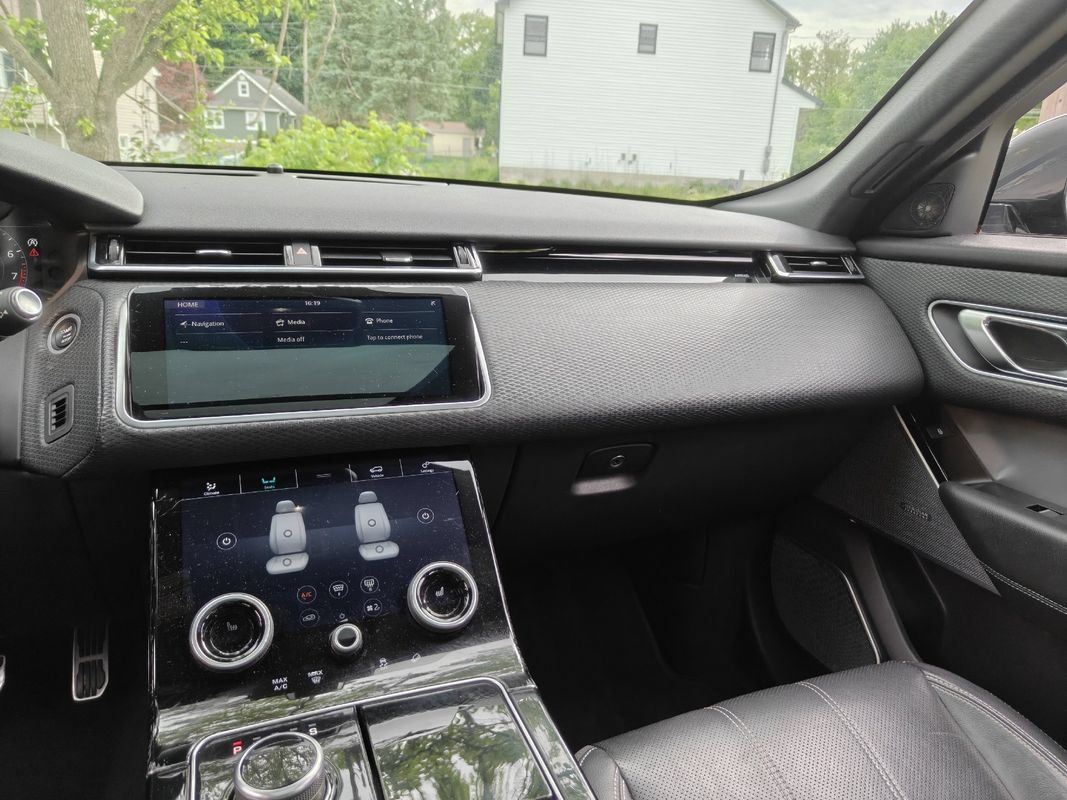 Used 2018 Land Rover Range Rover Velar R-Dynamic SE AWD/4WD image 30